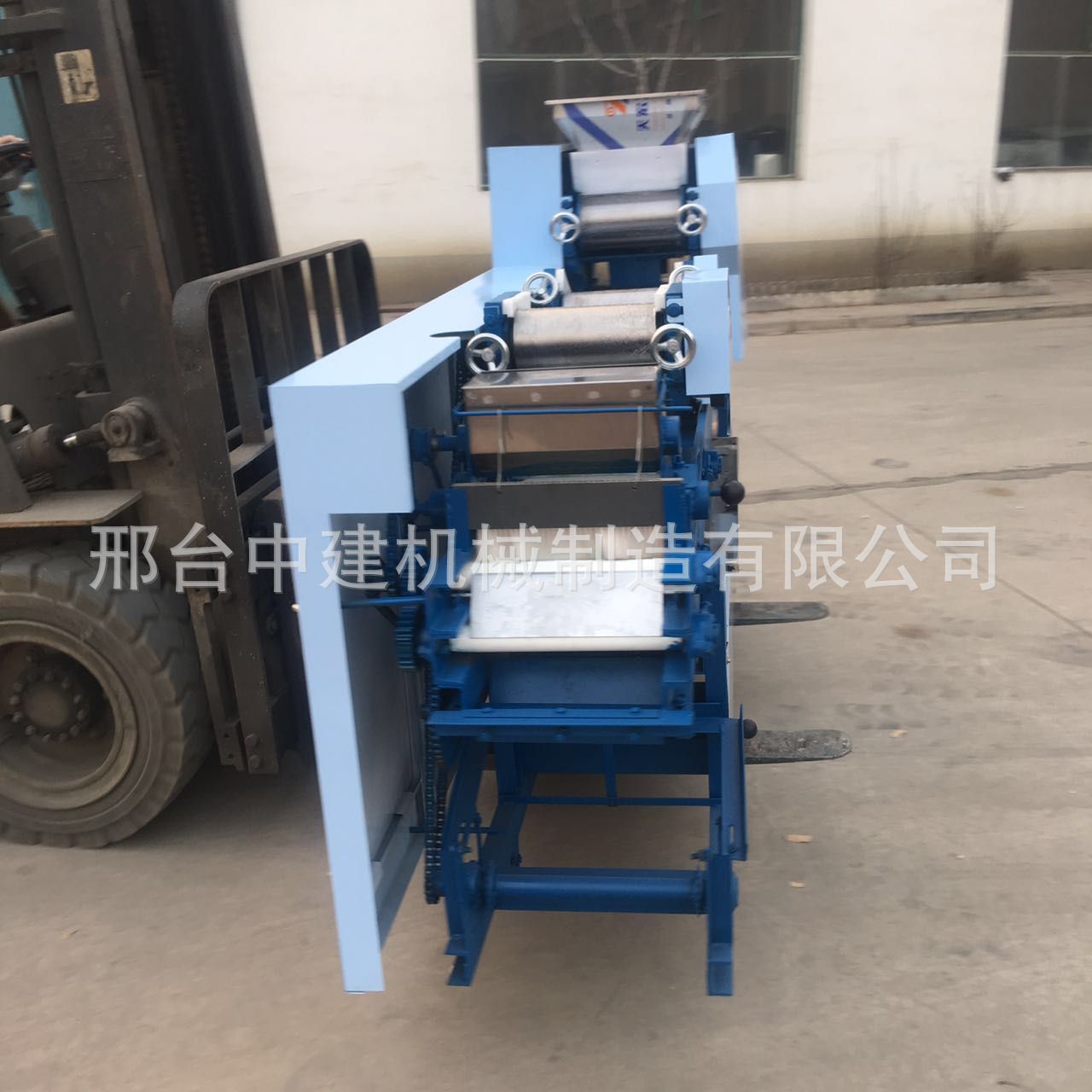 大型全自動面條機(jī)商用爬桿掛面機(jī)多功能濕面條機(jī)疊皮機(jī)一體機(jī)
