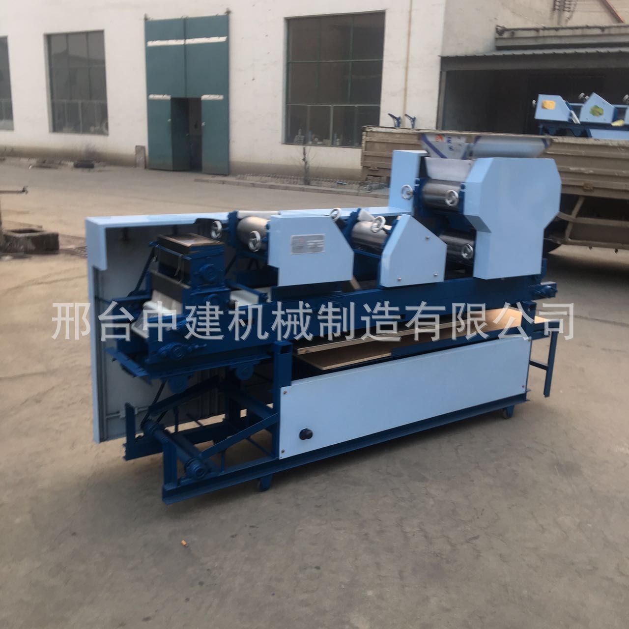 大型全自動面條機(jī)商用爬桿掛面機(jī)多功能濕面條機(jī)疊皮機(jī)一體機(jī)