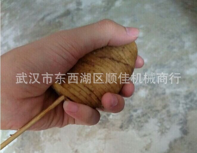 商用龍卷風(fēng)土豆機(jī)油炸鍋 手動(dòng)土豆塔機(jī)半自動(dòng)螺旋旋風(fēng)薯塔機(jī)