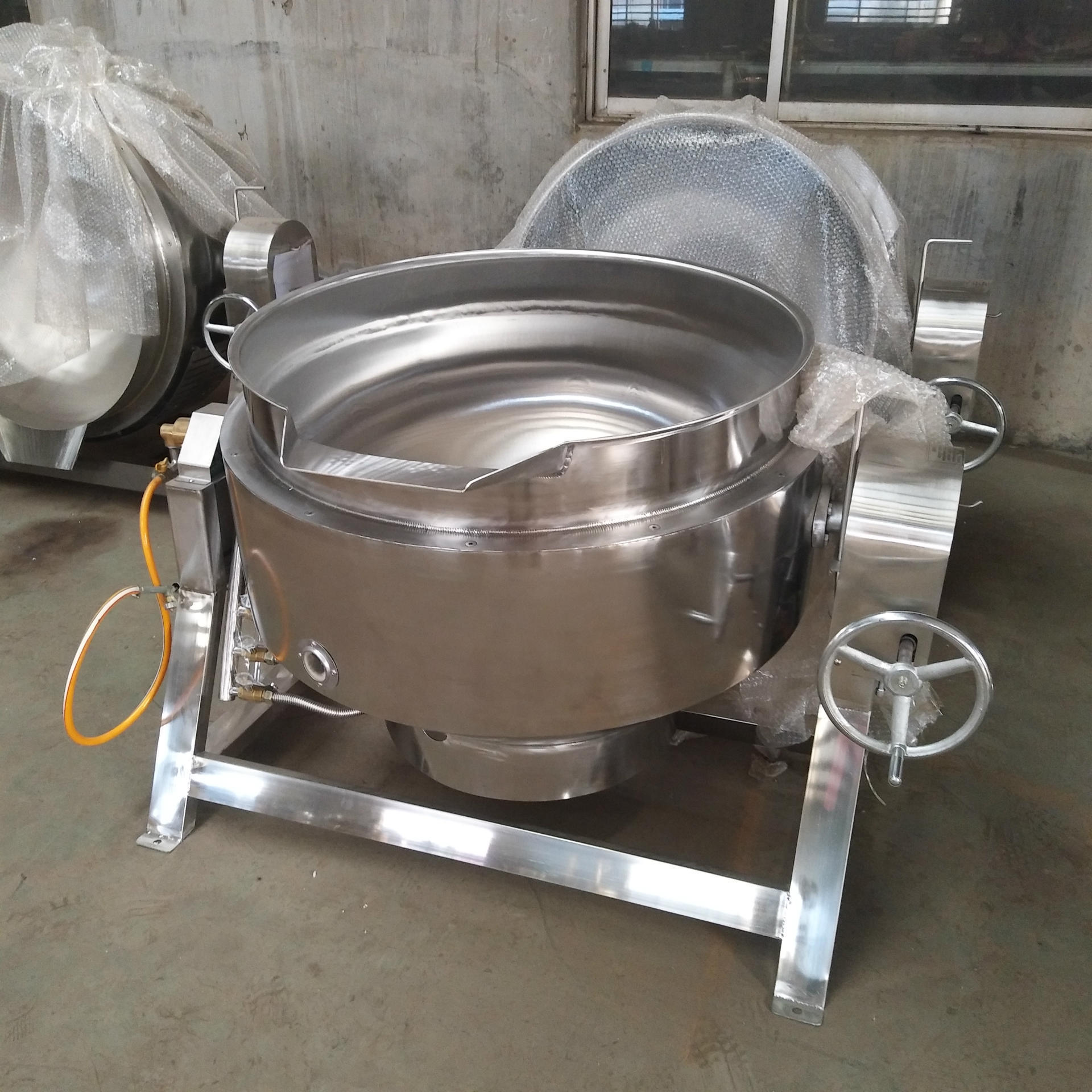 廠家熱賣 可傾式燃氣湯鍋 加厚型不銹鋼更耐用 整機質(zhì)保一年