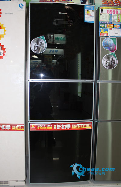 打破傳統(tǒng)白色調(diào)海信黑色三門(mén)冰箱熱銷(xiāo)